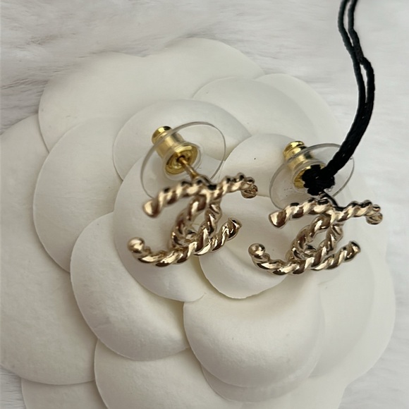 Chanel CC Stud Earrings - Picture 3 of 12